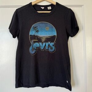 Levi’s Tee